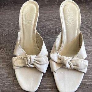 Leather off white heels made in Italy